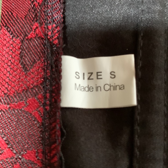 New sexy bustier w/ matching thong.  Approx. 12 in. w/ long ribbon for expansion - Picture 6 of 9